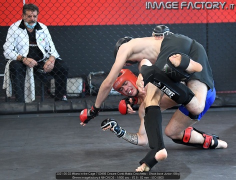 2021-05-02 Milano in the Cage 7 00486 Cesare Conti-Mattia Cecchetto - Shoot boxe Junior -66kg